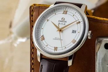 Dòng đồng hồ Omega De Ville Quartz có gì đặc biệt?