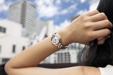 Tặng một chiếc đồng hồ cho phụ nữ có ý nghĩa gì?