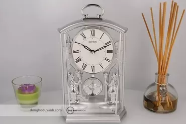 Hướng dẫn cách chọn đồng hồ để bàn làm việc sang trọng, tinh tế