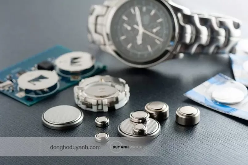 Có nên mua đồng hồ pin không?