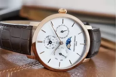 Không thể cầm lòng trước đồng hồ Frederique Constant lịch vạn niên có mức giá hơn 200 triệu