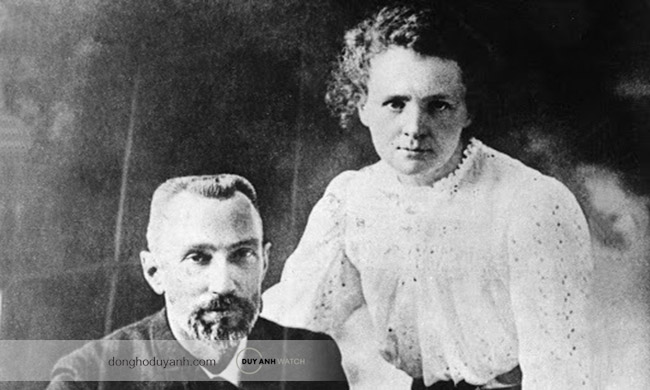 Pierre Curie và vợ là nhà vật lý hóa học Marie Curie