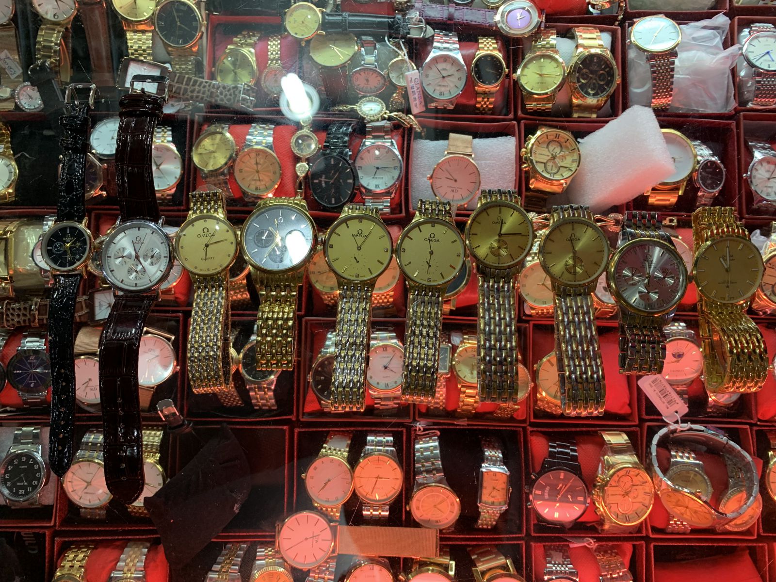 Đồng hồ giả trên thị trường