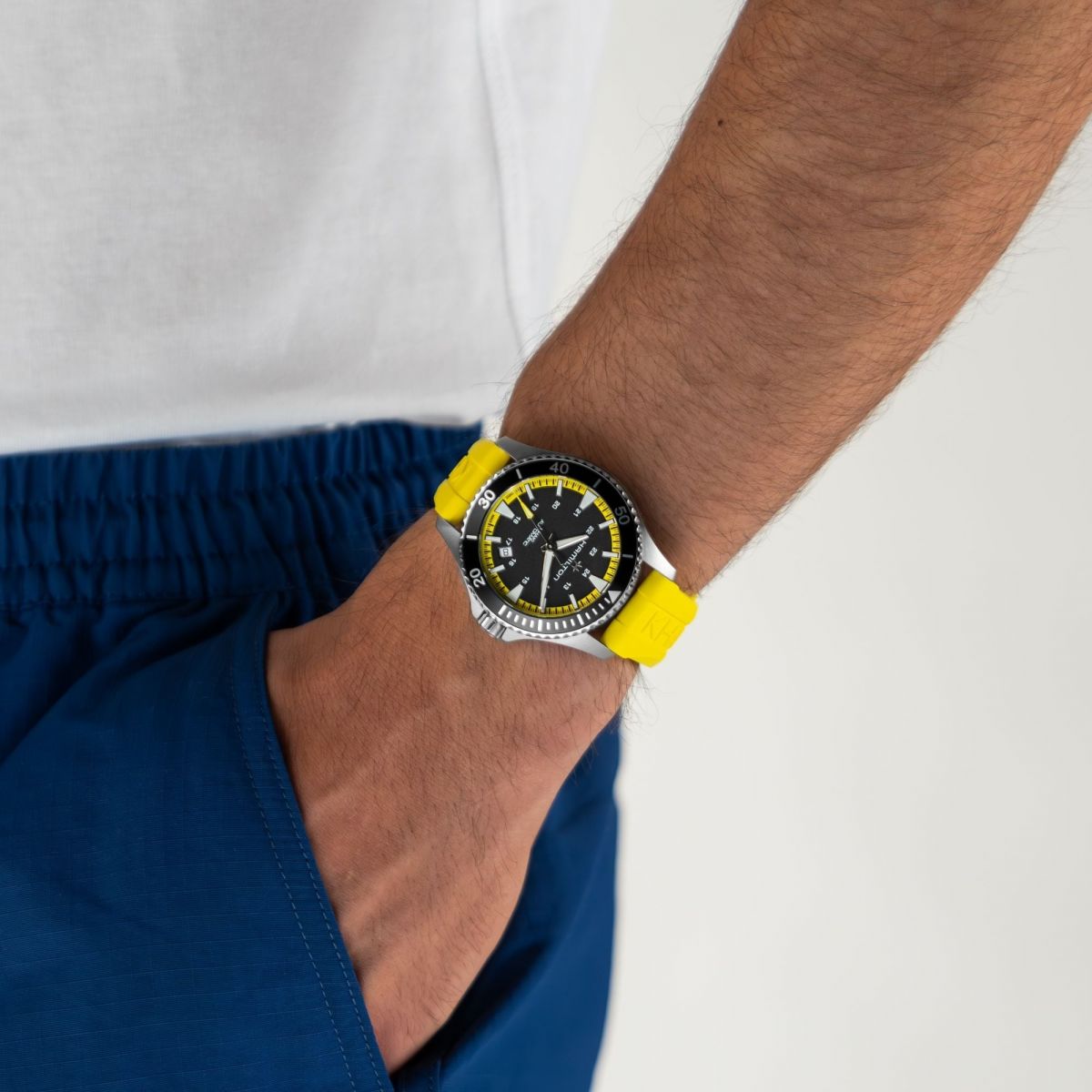 Đồng hồ Hamilton Khaki Navy Scuba Auto H82395332 chính hãng Thụy sỹ