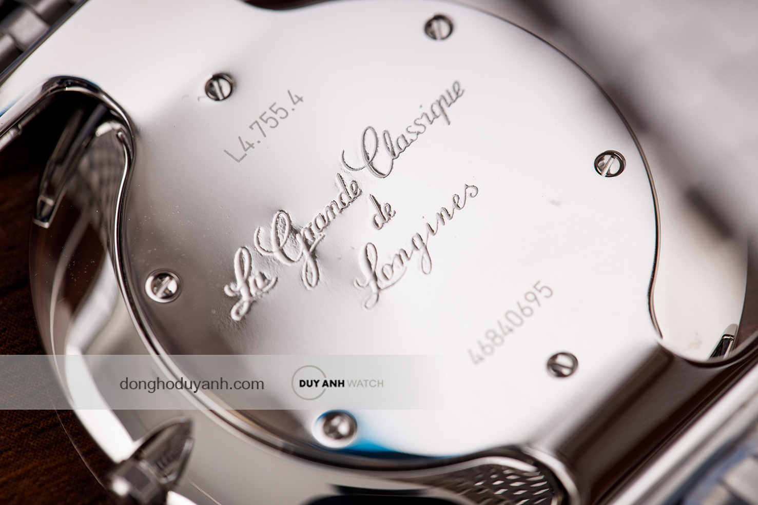 Mặt đ&aacute;y Longines La Grande Classique L4.755.4.11.6