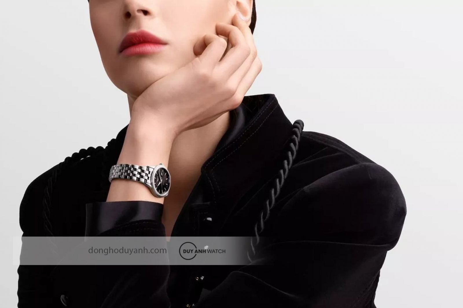 Đồng hồ Longines Flagship L4.374.4.59.6 tr&ecirc;n tay