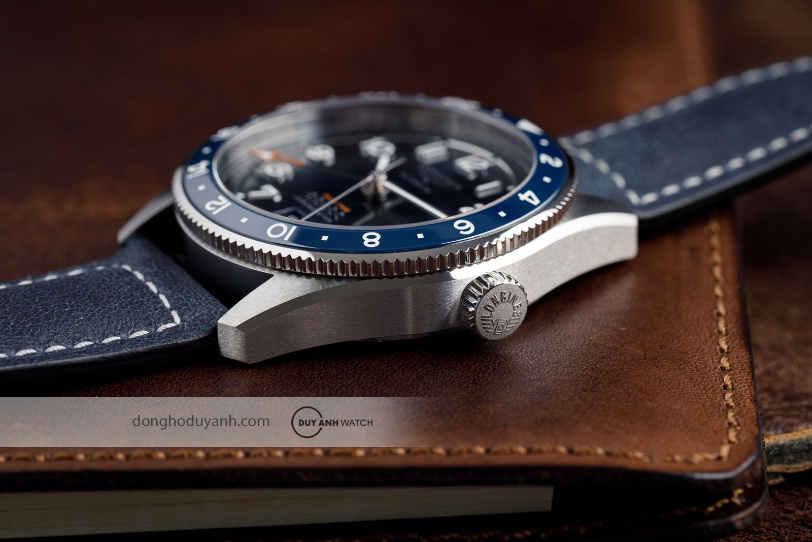 Góc nghiêng Longines Spirit Zulu Time L3.812.4.93.2