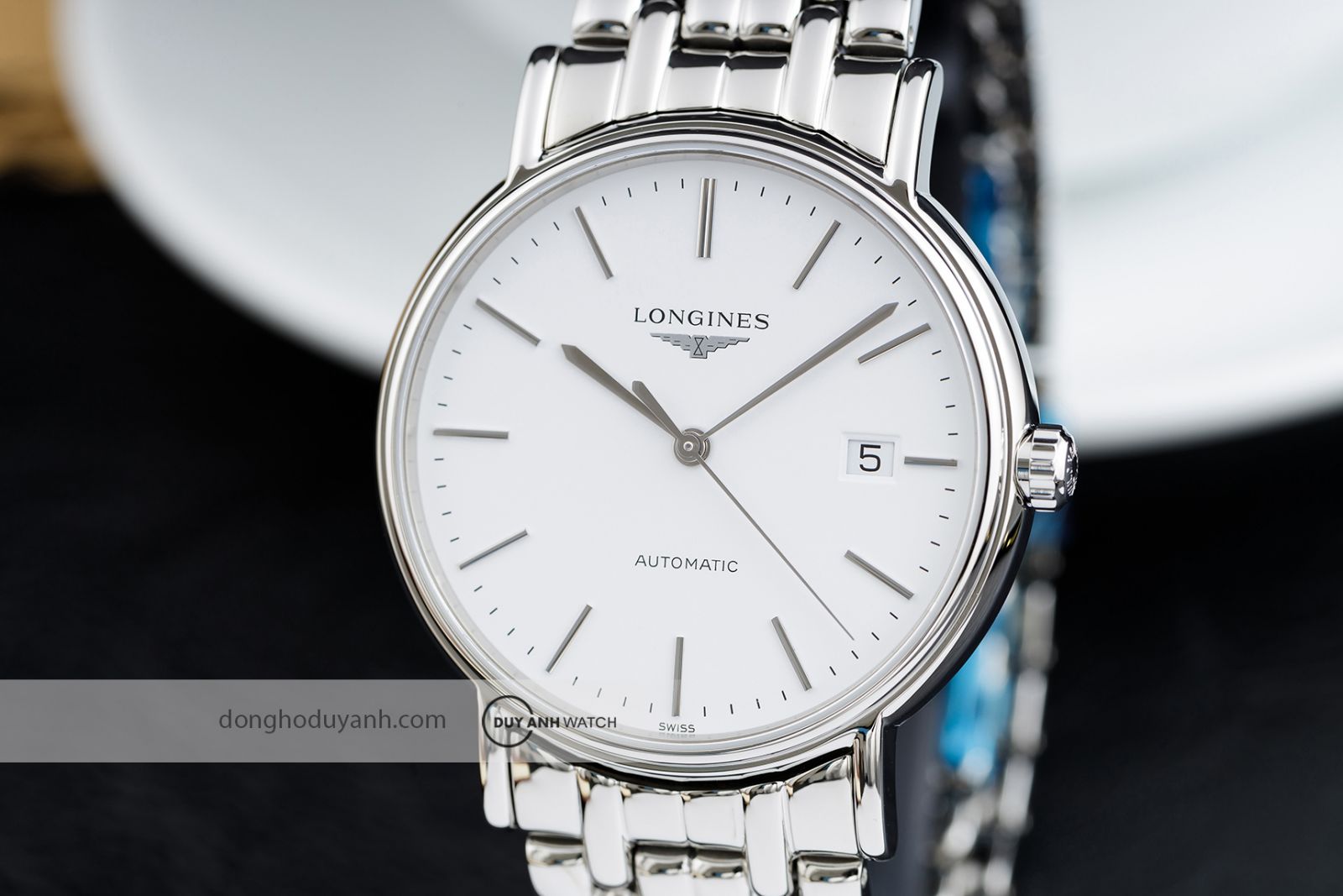 Cận cảnh Đồng hồ Longines Presence Automatic Indexes L4.921.4.12.6