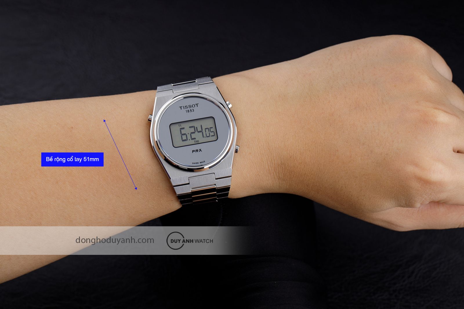 Tissot PRX Digital T137.463.11.030.00 trên cổ tay