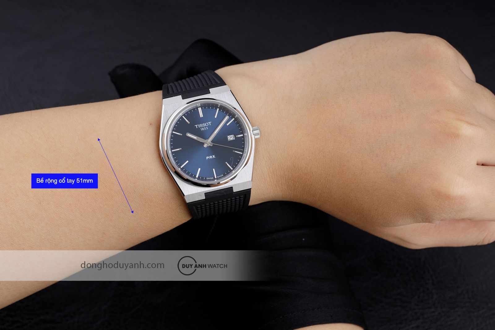 Đồng hồ nam Tissot PRX T137.410.17.041.00 trên tay