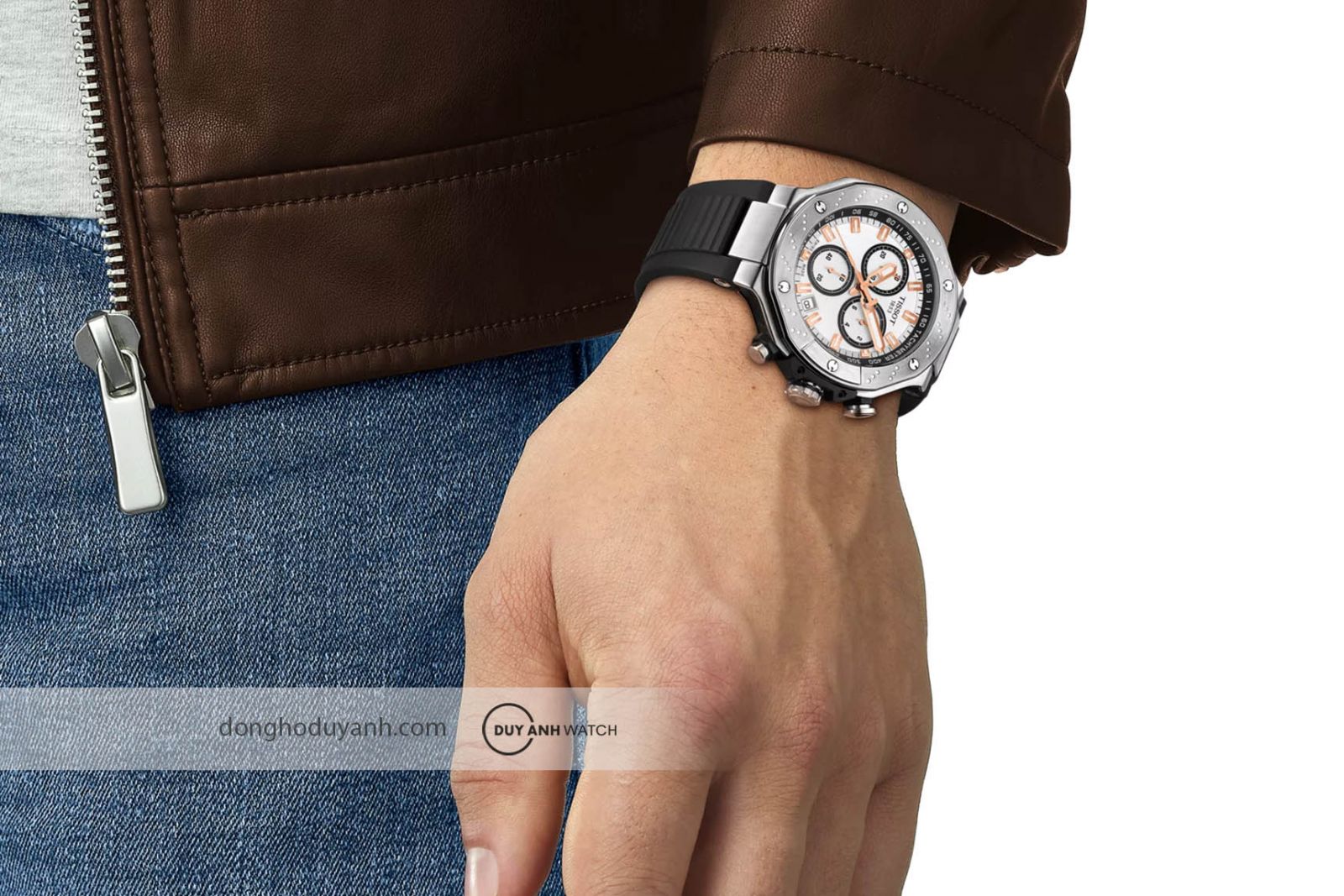 Tissot T-Race Chronograph T141.417.17.011.00 trên tay