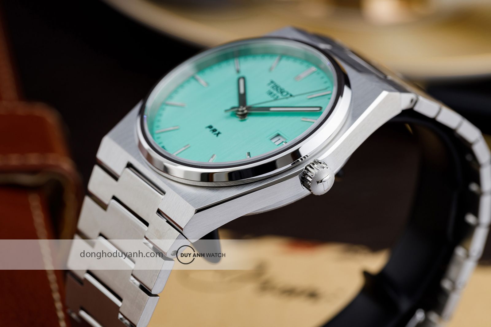 Góc nhìn nghiêng đồng hồ nam Tissot PRX T137.410.11.091.01