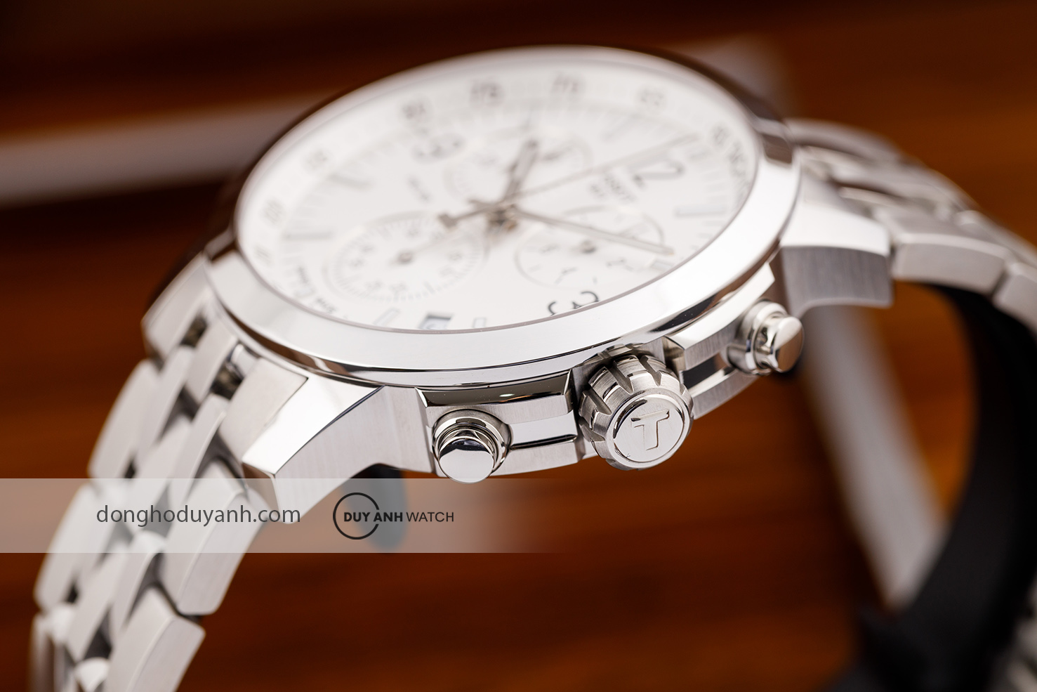 Góc nhìn nghiêng Tissot PRC 200 Chronograph T114.417.11.037.00