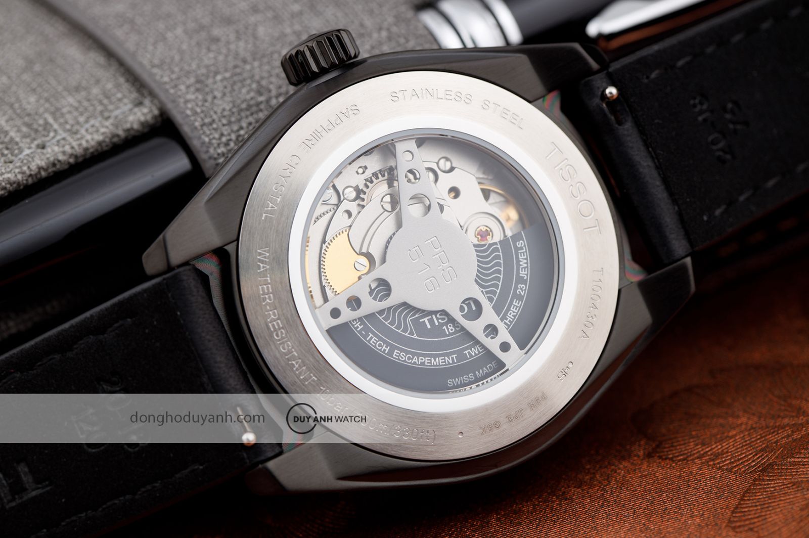 Mặt đáy Tissot PRS 516 Powermatic 80 T100.430.36.051.02