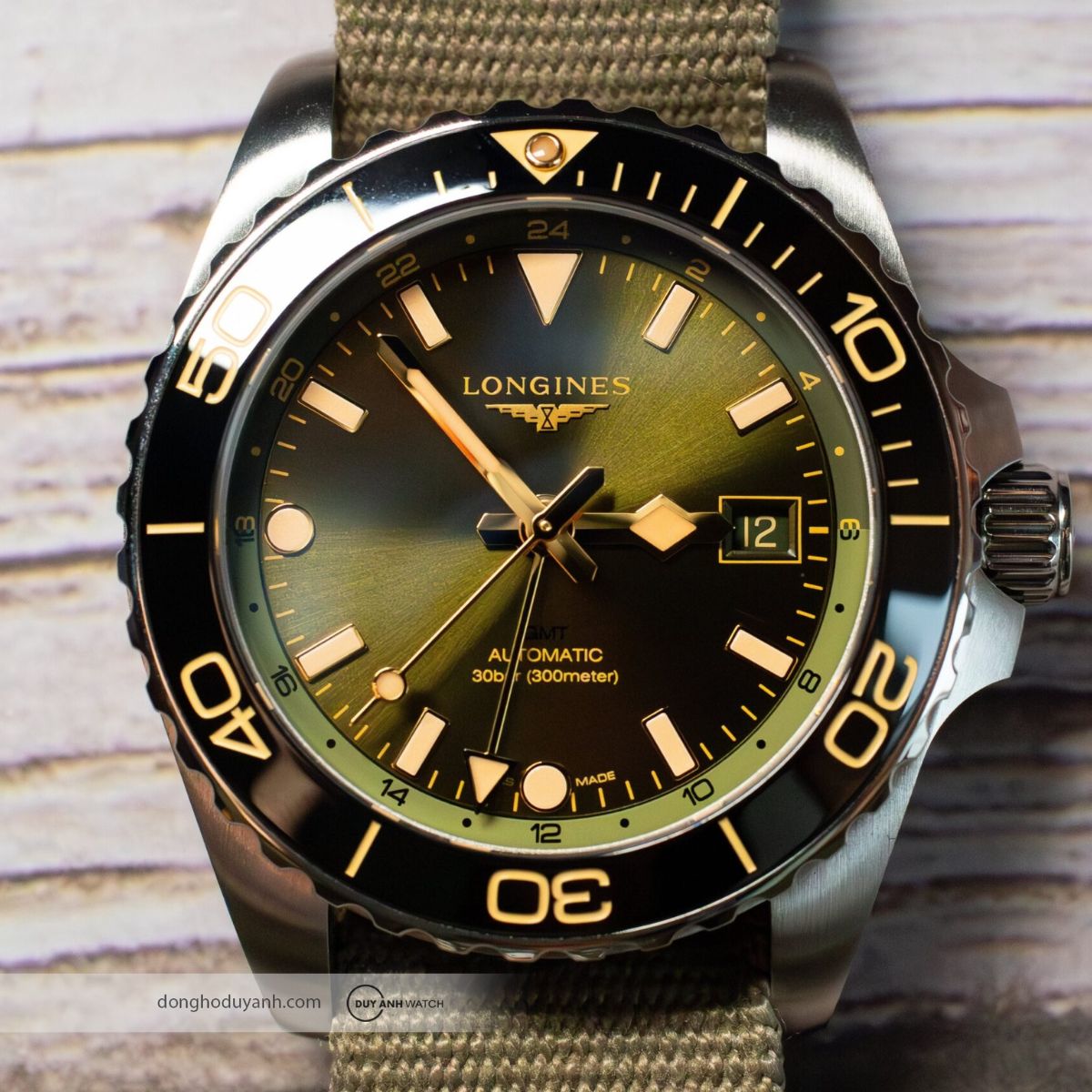 Mặt số Đồng hồ nam Longines HydroConquest GMT L3.790.4.06.2 màu xanh ô liu