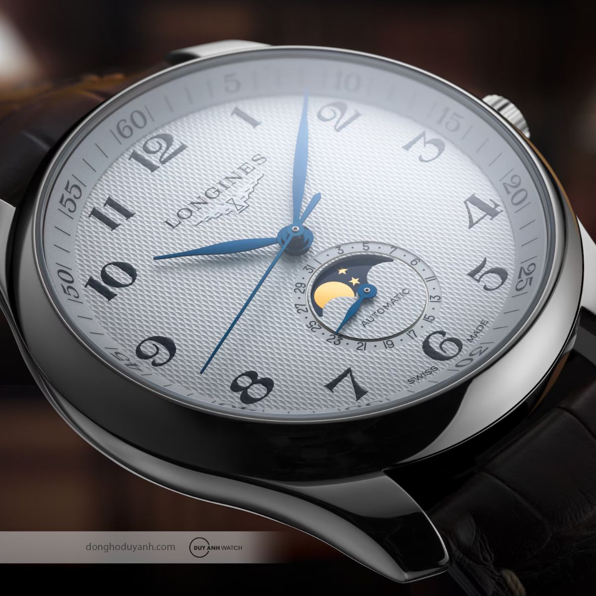 Longines Master Moon Phase L2.919.4.78.3 là sự kết tinh hoàn hảo giữa nghệ thuật chế tác truyền thống và vẻ đẹp thanh lịch