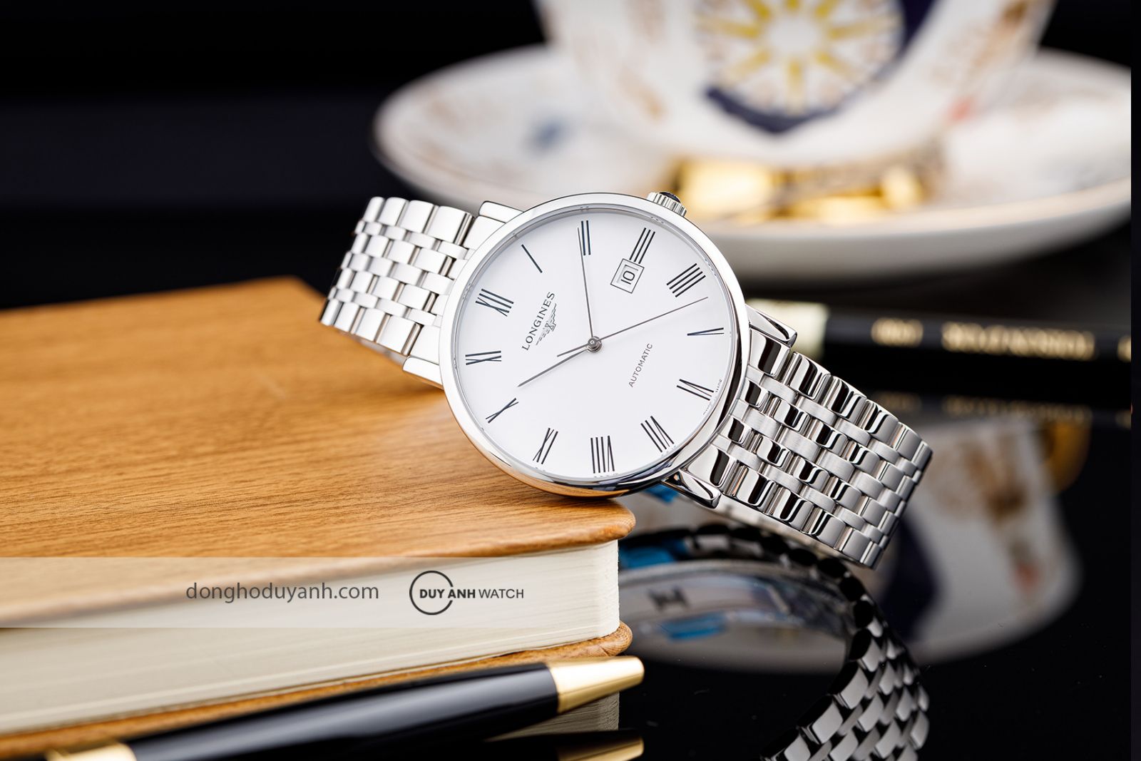 Longines Elegant Collection L4.911.4.11.6 nổi bật với mặt số trắng thanh lịch