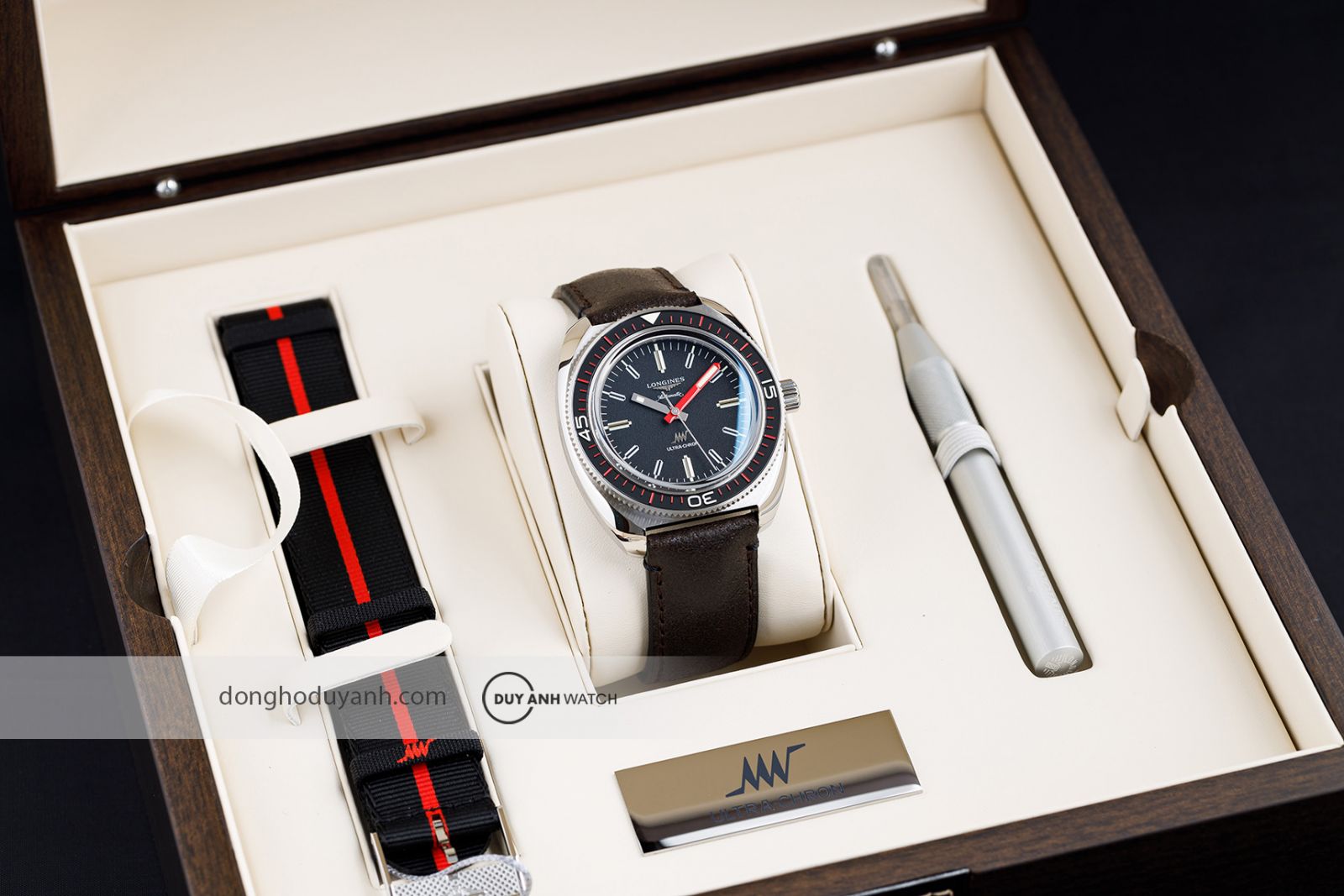 Longines Ultra Chron Box Edition L2.836.4.52.8 là sự kết hợp hoàn hảo giữa di sản và công nghệ.