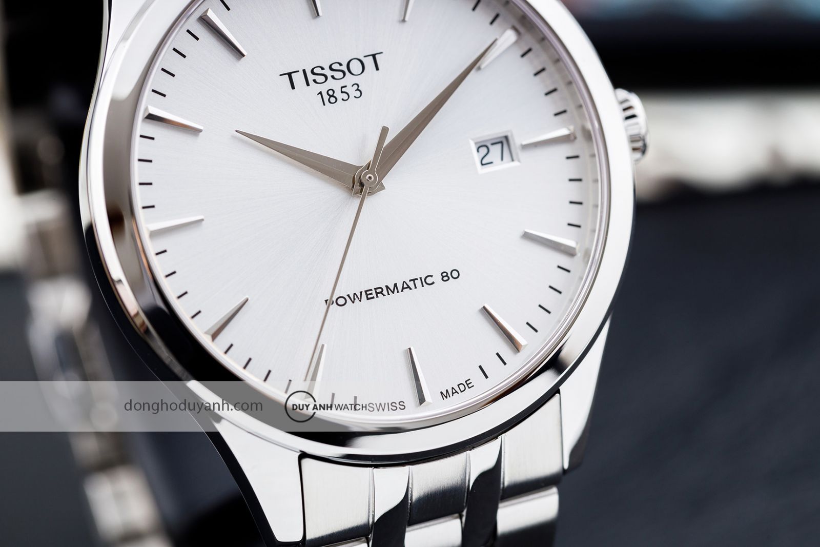 Cận cảnh mặt số Đồng hồ nam Tissot Classic Dream T158.407.11.031.00