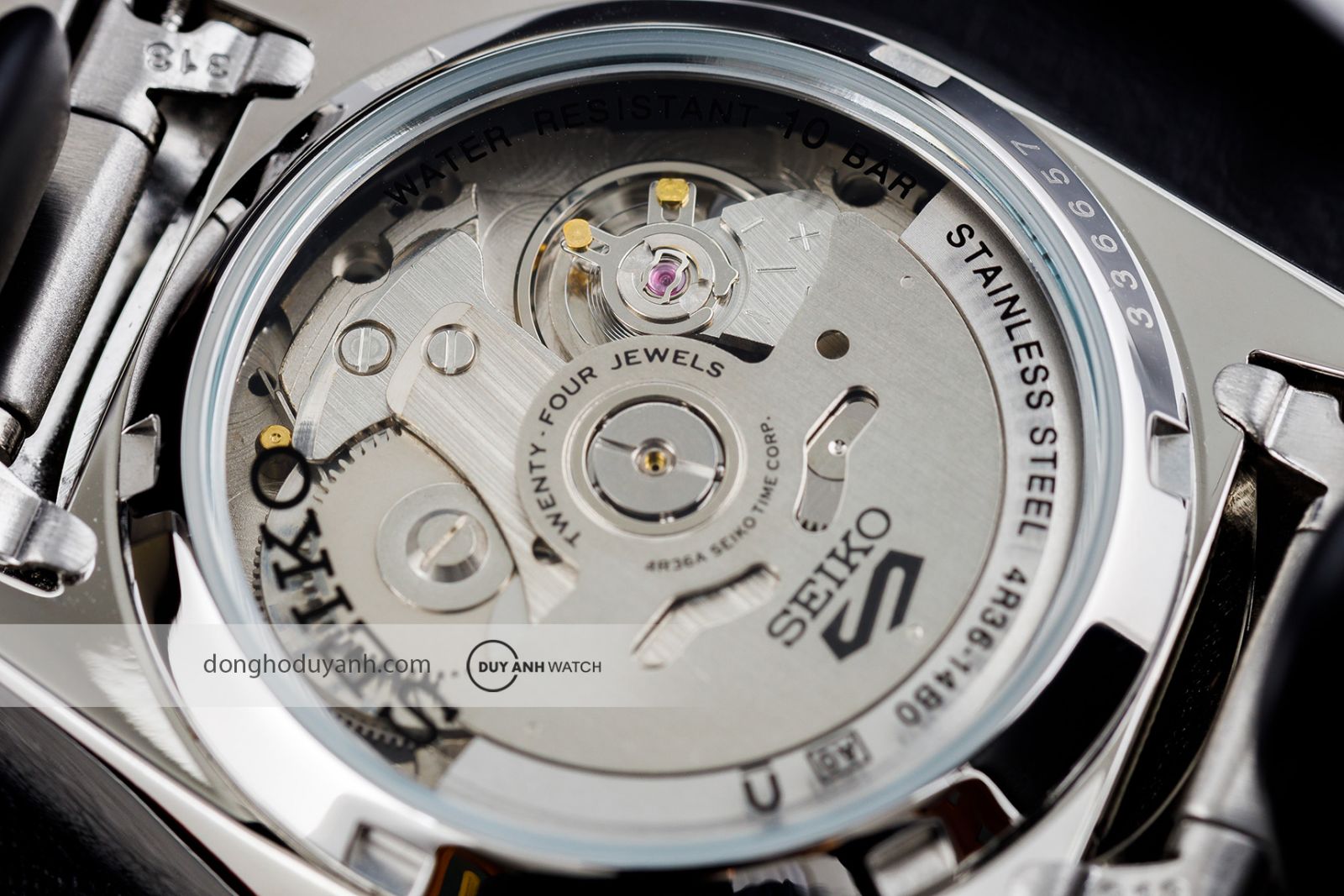 Mặt đáy Seiko 5 Sports SRPK31K1