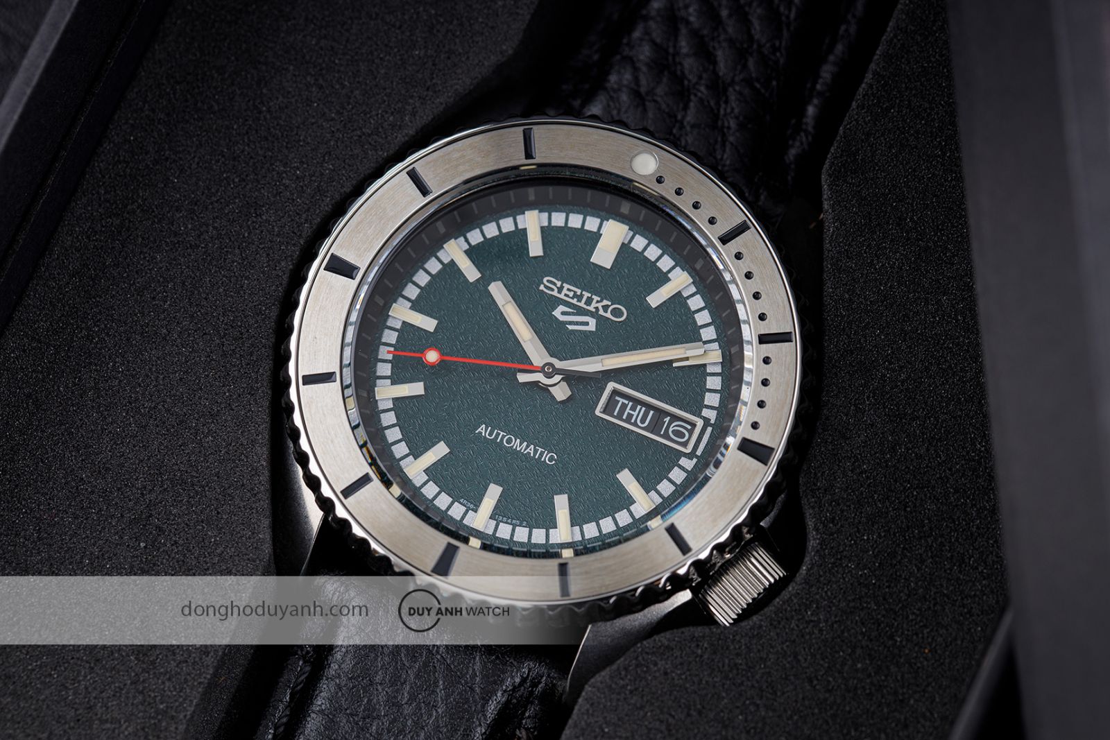 Mặt số Seiko 5 Sports Masked Rider Limited Edition SRPJ91K1