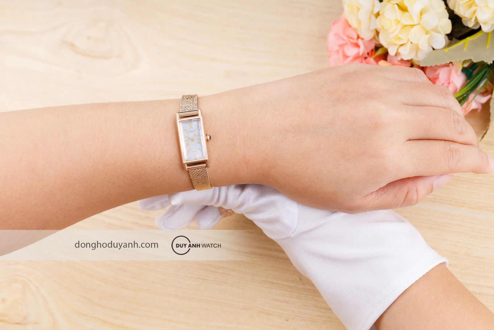 Đồng hồ Citizen L EG7043-33D trên tay