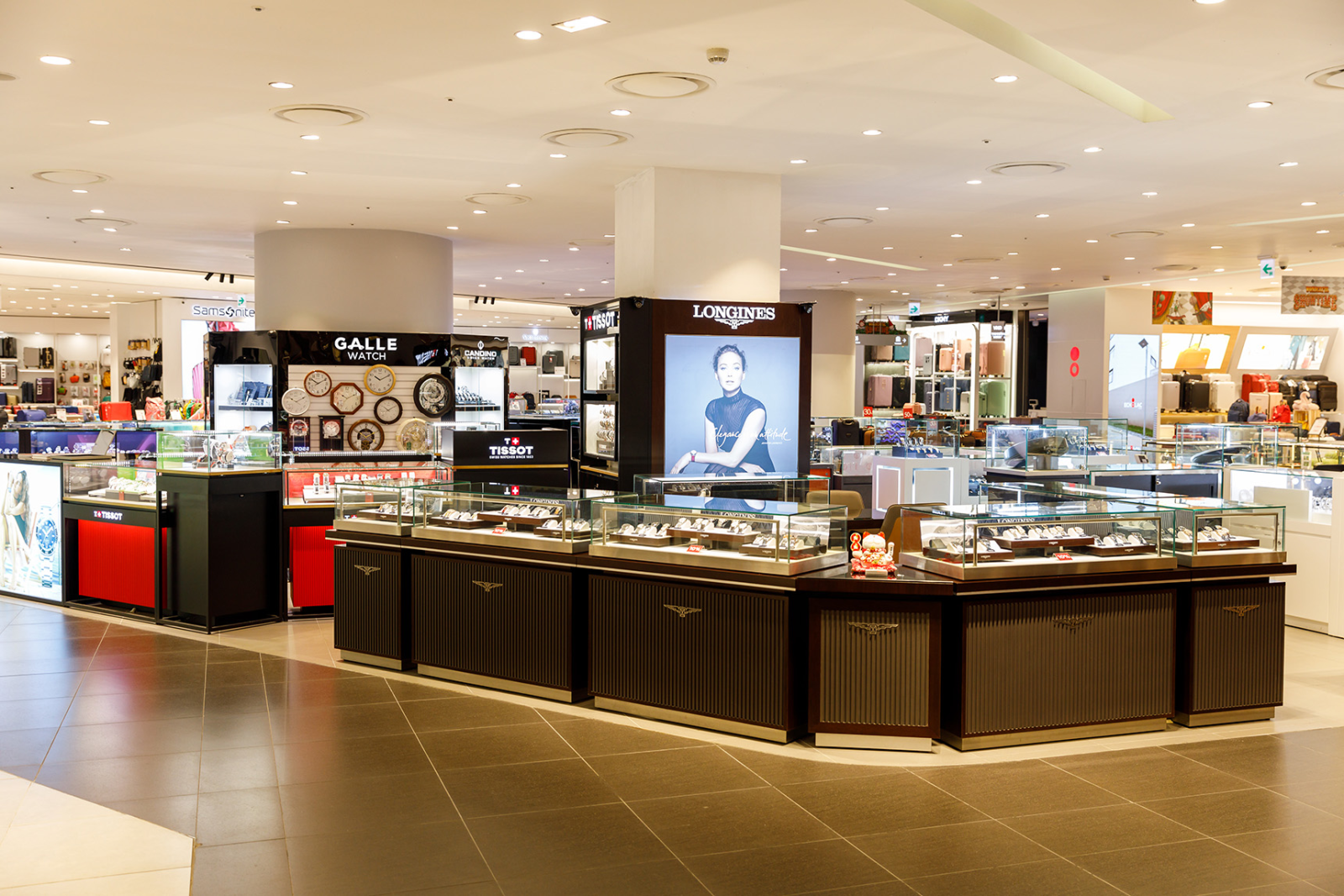 showroom-duy-anh-tai-ha-noi