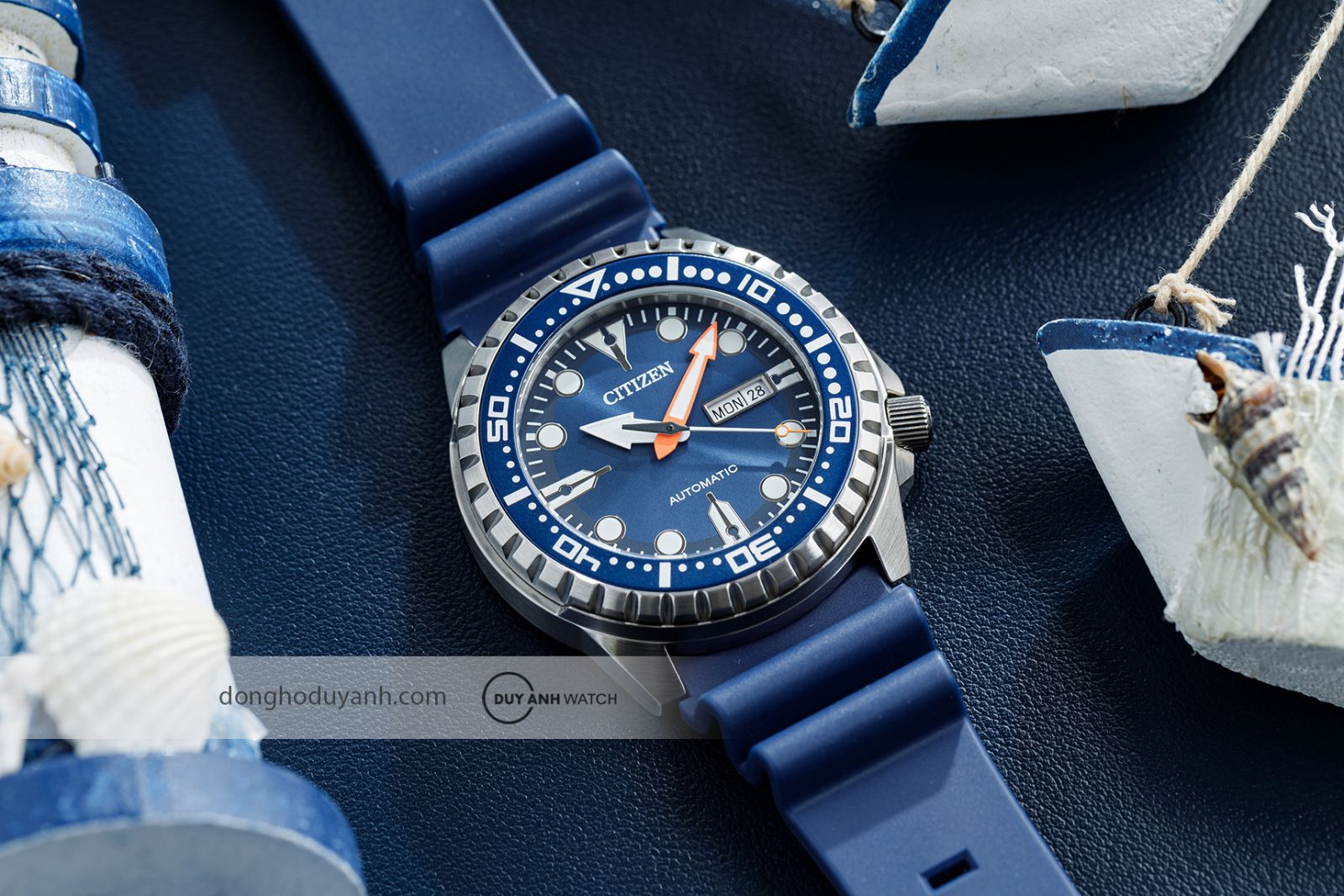 Đồng hồ nam Citizen NH8381-12L
