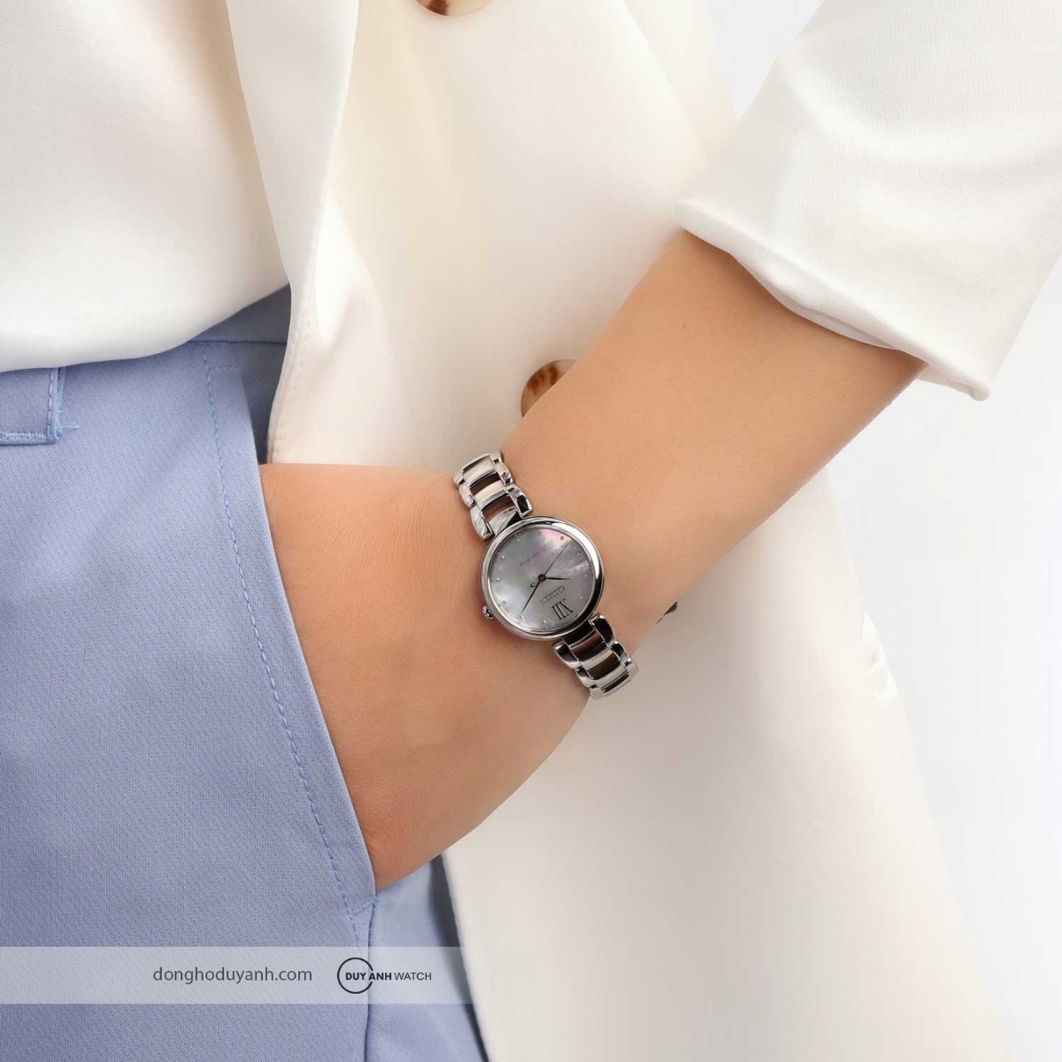 Đồng Hồ Citizen EM0530-81Y