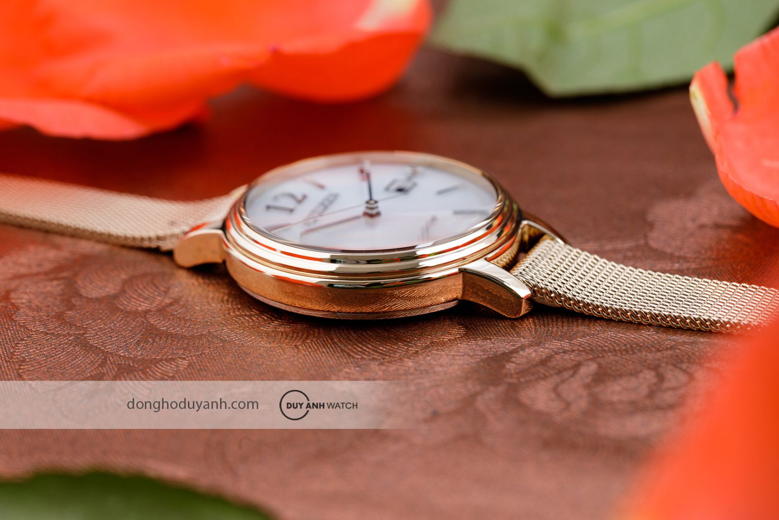 Góc nghiêng Citizen Eco-Drive EW2447-89A