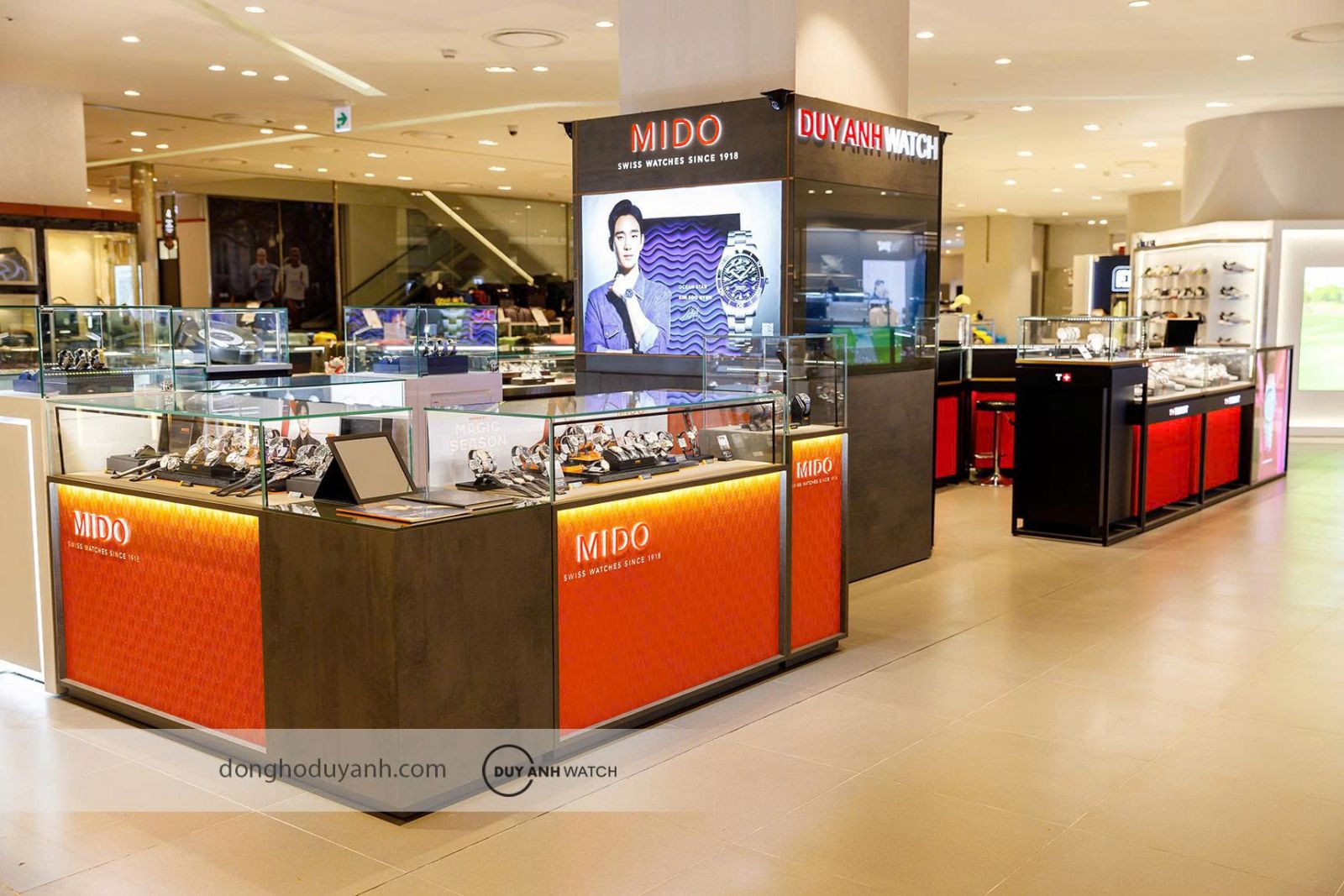 Showroom của Duy Anh Watch tại Trung tâm Thương mại Lotte, Hà Nội