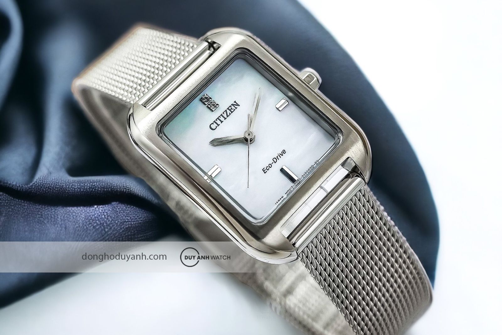 Cận cảnh Citizen Eco-Drive EM0491-81D