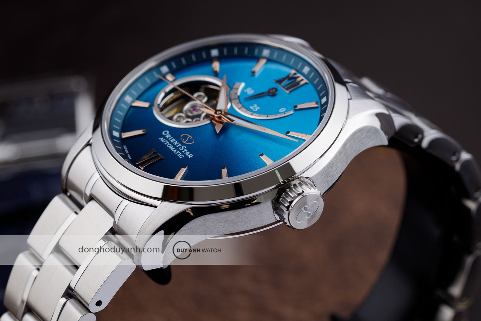 Góc nghiêng Orient Star Semi Skeleton Limited Edition RE-AT0017L00B