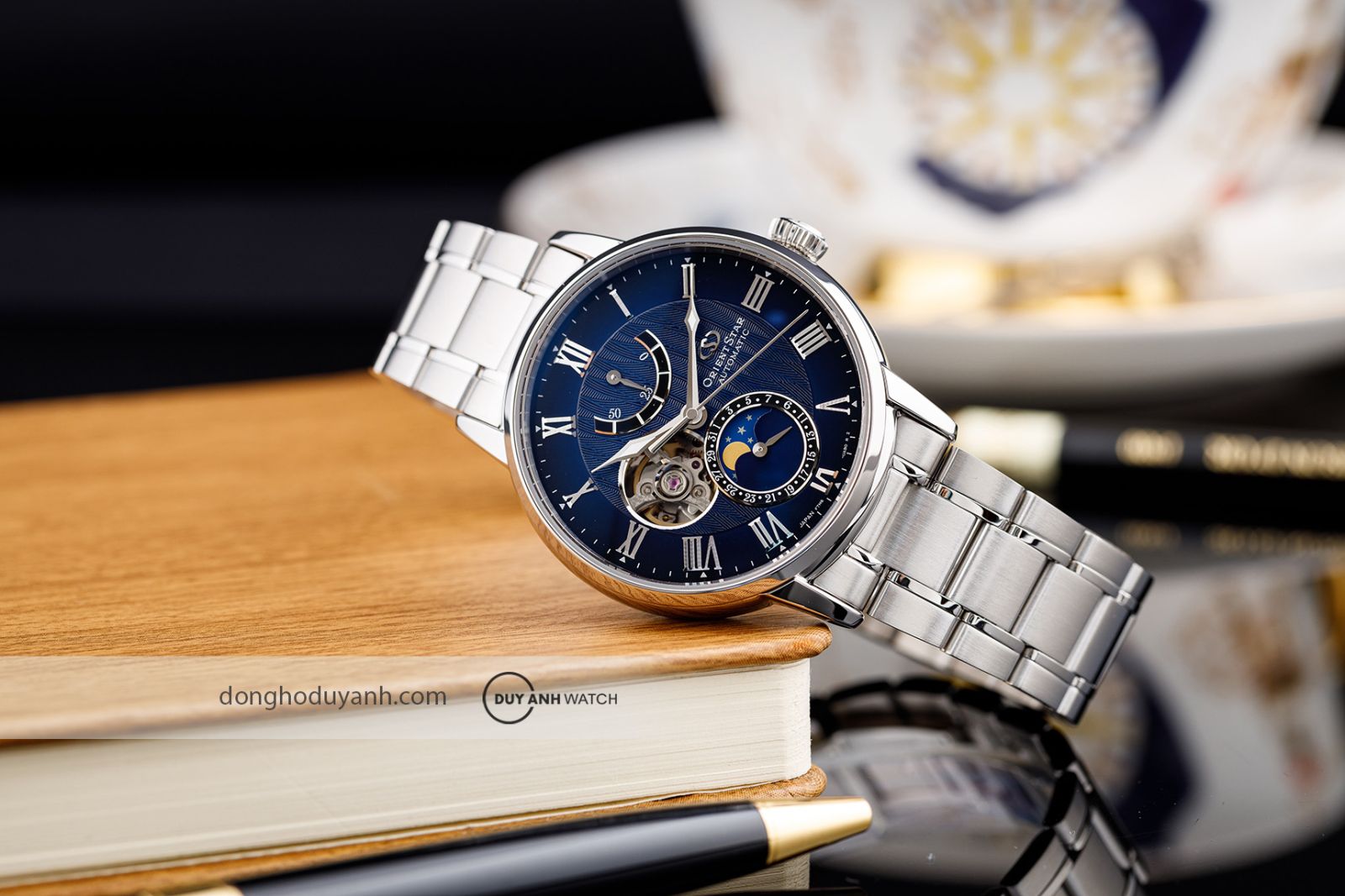 Đồng hồ Orient Star Mechanical Moon Phase Classic RE-AY0103L00B