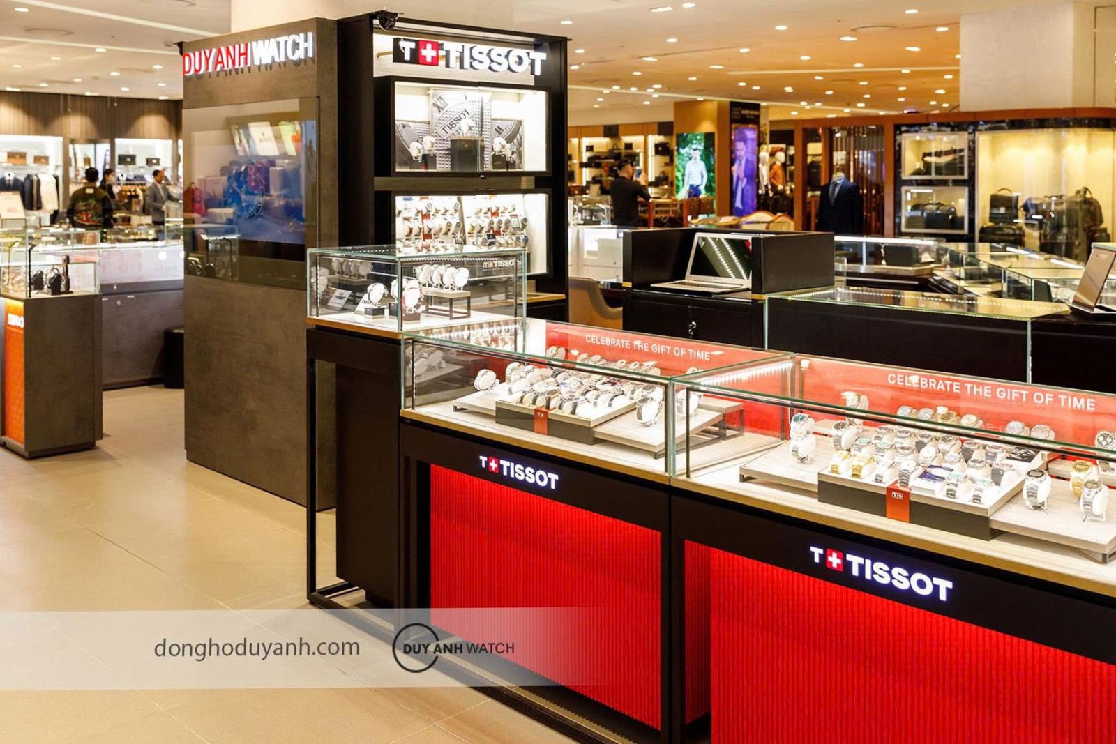 Không gian mua sắm tại Duy Anh Watch, Lotte Center Hà Nội